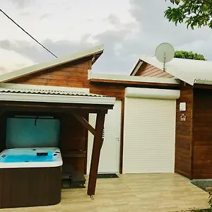Hébergement de vacances Spacieux Avec Jacuzzi - ****5 étoiles****, Baie-Mahault